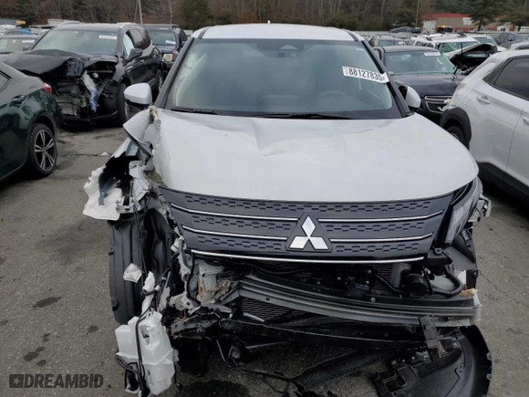 2024 Mitsubishi Outlander ES with VIN JA4J4UA81RZ030227, listed as a Copart auction lot 88127835 with 15,719 mi miles and Salvage Title. Bid and sale history available at carsss.com. Image 5.
