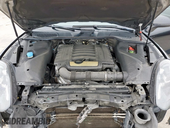 2016 Porsche Cayenne z VIN WP1AA2A26GKA13863, wystawiony jako Copart lot #55081365 z przebiegiem 178 612 mil mil oraz Szkoda całkowita • Salvage title. Historia ofert i sprzedaży dostępna na DreamBid. Obrazek 12.