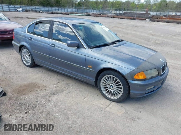 2001 BMW 3 Series 330i with VIN WBAAV53491JS94217, listed as a IAAI auction lot 42039234 with 128,977 mi miles. Bid and sale history available at carsss.com. Image 1.