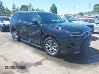 2024 Toyota Highlander XLE z VIN 5TDAAAB51RS058547, wystawiony jako IAAI lot #41967637 z przebiegiem 13 191 mil mil oraz . Historia ofert i sprzedaży dostępna na DreamBid. Obrazek 1.