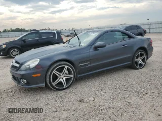 2011 Mercedes-Benz SL 550 z VIN WDBSK7BA8BF164435, wystawiony jako Copart lot #63101954 z przebiegiem 67 462 mil mil oraz Szkoda całkowita • Salvage title. Historia ofert i sprzedaży dostępna na DreamBid. Obrazek 1.