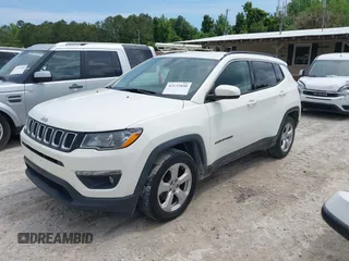 2018 Jeep Compass Latitude with VIN 3C4NJCBB3JT125517, listed as a IAAI auction lot 42132890 with 155,746 mi miles. Bid and sale history available at carsss.com. Image 2.