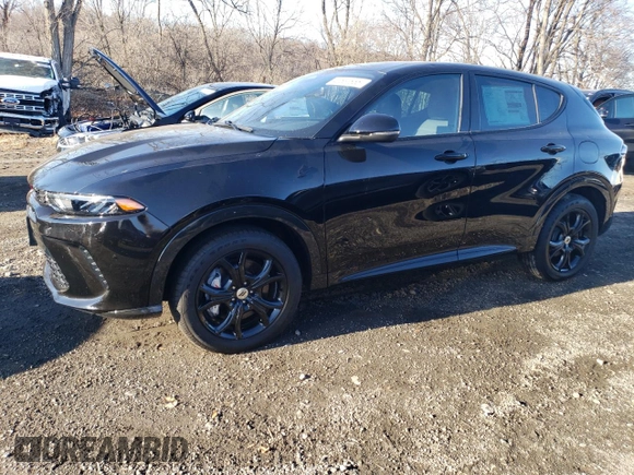2024 Dodge Hornet R/T Plus z VIN ZACPDFDW5R3A16875, wystawiony jako Copart lot #43531855 z przebiegiem 23 mil mil oraz Szkoda całkowita • Salvage title. Historia ofert i sprzedaży dostępna na DreamBid. Obrazek 1.