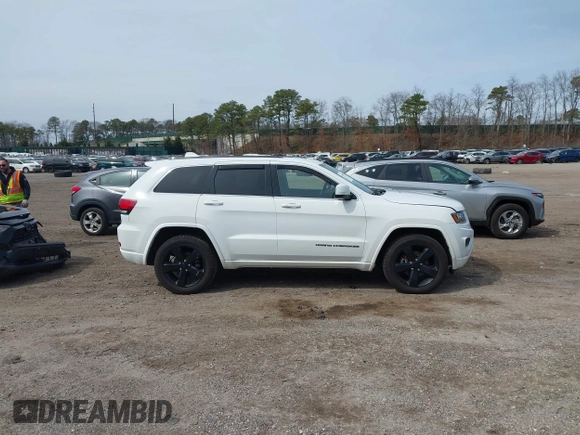2015 Jeep Grand Cherokee Laredo with VIN 1C4RJFAG4FC905092, listed as a IAAI auction lot 41945933 with 97,854 mi miles. Bid and sale history available at carsss.com. Image 13.