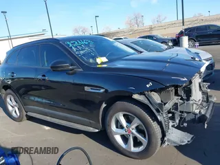 2017 Jaguar F-Pace 35t Premium z VIN SADCJ2BV7HA893051, wystawiony jako IAAI lot #41841534 z przebiegiem 67 615 mil mil oraz . Historia ofert i sprzedaży dostępna na DreamBid. Obrazek 14.