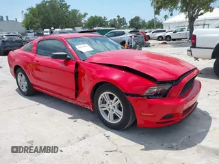 2014 Ford Mustang V6 с VIN 1ZVBP8AM8E5206985, выставлен на аукционе IAAI как лот 42155843 с пробегом 110 363 миль миль и . История ставок и продаж доступна на DreamBid. Изображение 1.