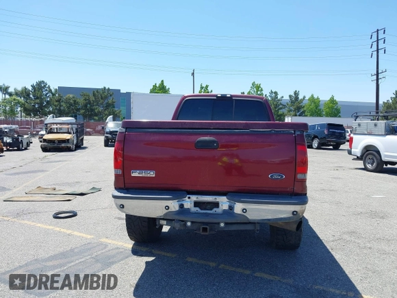 2006 Ford F-250 XL z VIN 1FTSW21PX6EB11939, wystawiony jako IAAI lot #42272711 z przebiegiem 190 835 mil mil oraz . Historia ofert i sprzedaży dostępna na DreamBid. Obrazek 16.