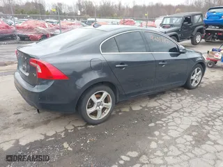 2012 Volvo S60 T5 with VIN YV1622FS8C2057610, listed as a IAAI auction lot 42017112 with 196,984 mi miles. Bid and sale history available at carsss.com. Image 4.