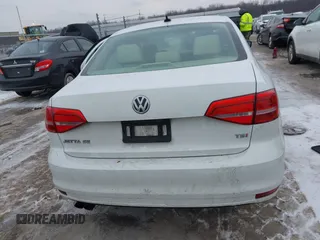 2015 Volkswagen Jetta Sedan 1.8T SE w/Connectivity with VIN 3VWD07AJXFM324240, listed as a IAAI auction lot 41558550 with 141,272 mi miles. Bid and sale history available at carsss.com. Image 16.