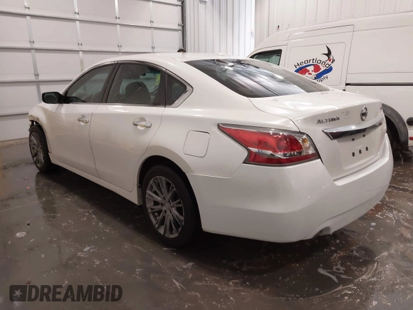 2015 Nissan Altima S with VIN 1N4AL3AP1FC169711, listed as a IAAI auction lot 41884037 with 129,228 mi miles and . Bid and sale history available at DreamBid. Image 3.