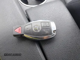 2013 Mercedes-Benz C 300 Sport z VIN WDDGF8AB0DR263382, wystawiony jako IAAI lot #42601043 z przebiegiem 106 154 mil mil oraz . Historia ofert i sprzedaży dostępna na DreamBid. Obrazek 11.