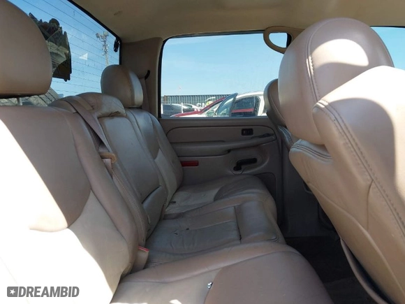 2005 Chevrolet Silverado 1500 LS with VIN 2GCEK13TX51227445, listed as a IAAI auction lot 41953780 with 231,860 mi miles. Bid and sale history available at carsss.com. Image 8.