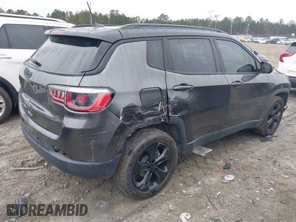 2018 Jeep Compass Latitude with VIN 3C4NJCBB1JT327076, listed as a IAAI auction lot 41185251 with 72,714 mi miles. Bid and sale history available at carsss.com. Image 4.