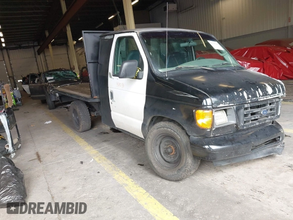 2003 Ford Econoline Passenger XL z VIN 1FBSS31L73HA80114, wystawiony jako IAAI lot #42258946 z przebiegiem 55 702 mil mil oraz . Historia ofert i sprzedaży dostępna na DreamBid. Obrazek 1.