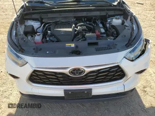 2023 Toyota Highlander L z VIN 5TDKDRAH9PS041904, wystawiony jako Copart lot #57425145 z przebiegiem 30 953 mil mil oraz Szkoda całkowita • Salvage title. Historia ofert i sprzedaży dostępna na DreamBid. Obrazek 12.