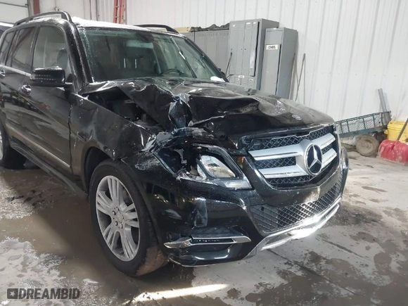 2013 Mercedes-Benz GLK-Class GLK 350 with VIN WDCGG8JB8DG045753, listed as a IAAI auction lot 41648076 with 187,710 mi miles. Bid and sale history available at carsss.com. Image 6.