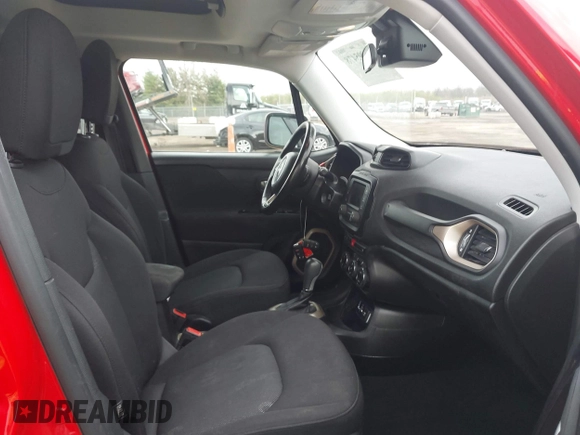 2015 Jeep Renegade Latitude with VIN ZACCJABT0FPB96600, listed as a IAAI auction lot 41895478 with 161,168 mi miles. Bid and sale history available at carsss.com. Image 5.