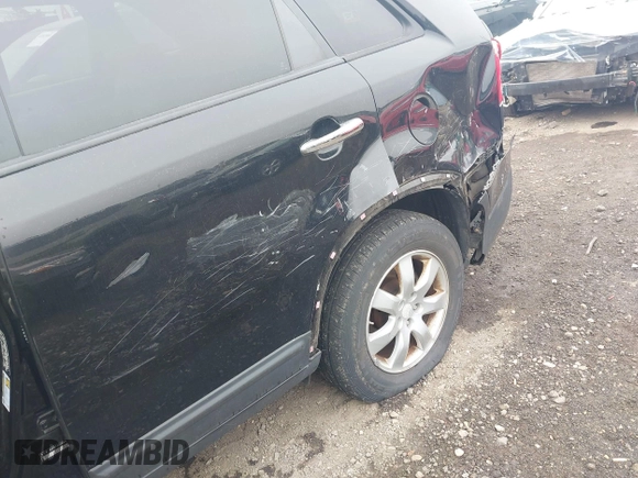 2011 Kia Sorento LX with VIN 5XYKT4A18BG186432, listed as a IAAI auction lot 42065088 with 202,122 mi miles. Bid and sale history available at carsss.com. Image 6.