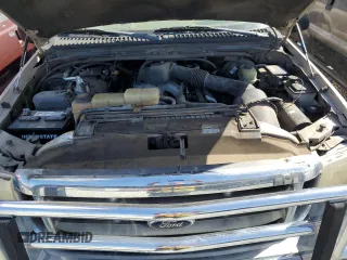 1999 Ford F-250 XL z VIN 1FTNX20L8XEC12729, wystawiony jako Copart lot #45023335 z przebiegiem 136 587 mil mil oraz Czysty tytuł • Clean title. Historia ofert i sprzedaży dostępna na DreamBid. Obrazek 7.