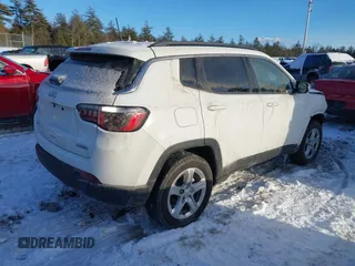 2023 Jeep Compass Latitude with VIN 3C4NJDBN0PT561444, listed as a IAAI auction lot 41508115 with 14,966 mi miles and . Bid and sale history available at DreamBid. Image 4.