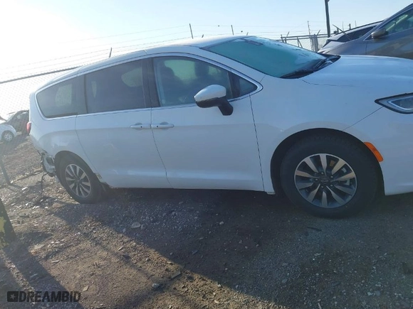 2023 Chrysler Pacifica Hybrid Touring L with VIN 2C4RC1L74PR562240, listed as a IAAI auction lot 42060669 with 45,882 mi miles. Bid and sale history available at carsss.com. Image 13.