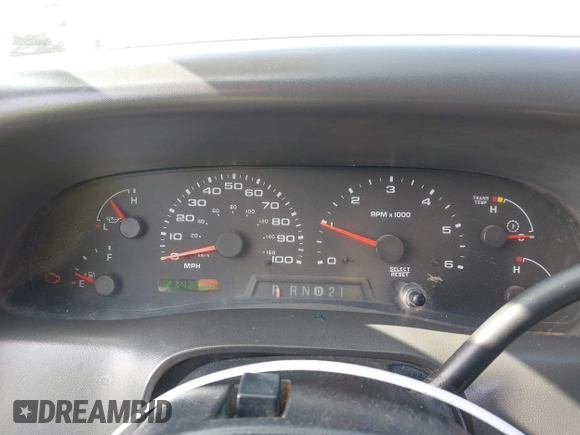 2003 Ford F-250 XL z VIN 3FTNX20LX3MB20798, wystawiony jako IAAI lot #42304074 z przebiegiem 274 238 mil mil oraz . Historia ofert i sprzedaży dostępna na DreamBid. Obrazek 7.