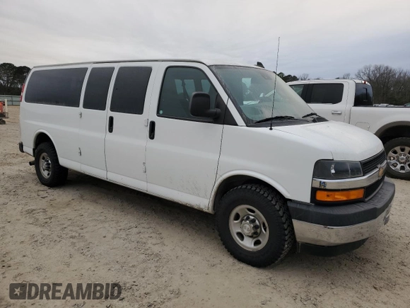 2020 Chevrolet Express Passenger LT z VIN 1GAZGPFG5L1169356, wystawiony jako Copart lot #44124655 z przebiegiem 33 599 mil mil oraz Szkoda całkowita • Salvage title. Historia ofert i sprzedaży dostępna na DreamBid. Obrazek 4.