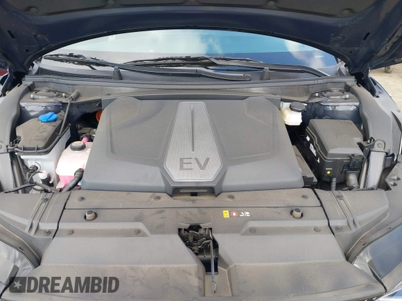 2024 Kia EV6 Light with VIN KNDC34LB8R5210838, listed as a IAAI auction lot 41501941 with 7,489 mi miles. Bid and sale history available at carsss.com. Image 10.