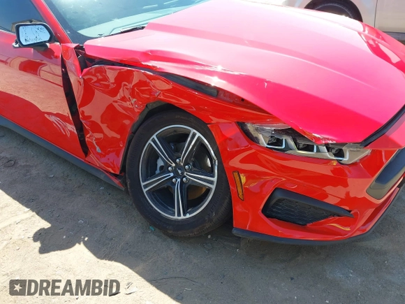 2024 Ford Mustang EcoBoost z VIN 1FA6P8TH8R5146979, wystawiony jako IAAI lot #42017450 z przebiegiem 6 253 mil mil oraz . Historia ofert i sprzedaży dostępna na DreamBid. Obrazek 6.