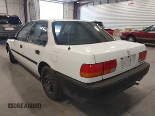 1993 Honda Accord z VIN 1HGCB7648PA190291, wystawiony jako IAAI lot #42425108 z przebiegiem 157 451 mil mil oraz . Historia ofert i sprzedaży dostępna na DreamBid. Obrazek 3.