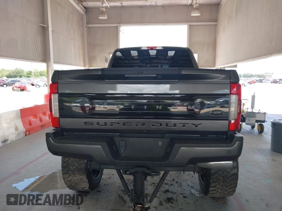 2019 Ford F-250 XL with VIN 1FT7W2BT2KEE12412, listed as a IAAI auction lot 40183336 with 68,807 mi miles and . Bid and sale history available at DreamBid. Image 17.