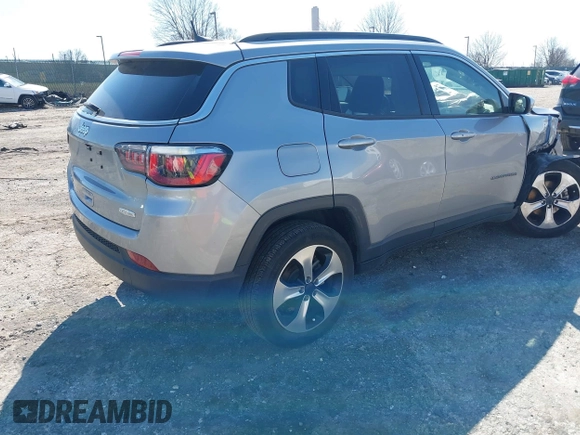 2017 Jeep Compass Latitude with VIN 3C4NJDBBXHT624119, listed as a IAAI auction lot 41827524 with 51,163 mi miles. Bid and sale history available at carsss.com. Image 4.