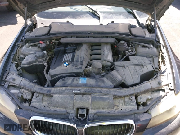 2009 BMW 3 Series 328i z VIN WBAPH735X9E126967, wystawiony jako IAAI lot #42053469 z przebiegiem 144 013 mil mil oraz . Historia ofert i sprzedaży dostępna na DreamBid. Obrazek 10.