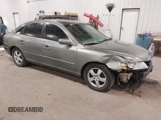2007 Hyundai Azera SE with VIN KMHFC46F97A185119, listed as a IAAI auction lot 41286463 with 240,598 mi miles. Bid and sale history available at carsss.com. Image 1.