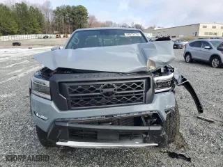 2024 Nissan Frontier PRO-4X with VIN 1N6ED1EK8RN659581, listed as a Copart auction lot 44911715 with 6,215 mi miles and Salvage Title. Bid and sale history available at carsss.com. Image 5.