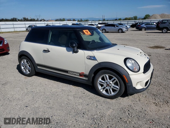 2012 MINI Hardtop S z VIN WMWSV3C55CTY19041, wystawiony jako Copart lot #52653075 z przebiegiem Nie podano mil oraz Czysty tytuł • Clean title. Historia ofert i sprzedaży dostępna na DreamBid. Obrazek 4.