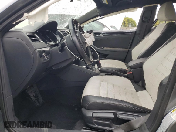 2015 Volkswagen Jetta SE with VIN 3VWD17AJ9FM329149, listed as a Copart auction lot 59561285 with 111,552 mi miles and Salvage title. Bid and sale history available at DreamBid. Image 7.