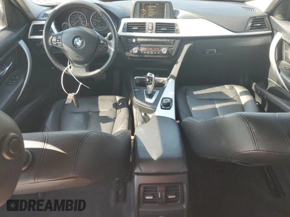 2013 BMW 3 Series 328i z VIN WBA3A5G58DNP26803, wystawiony jako Copart lot #57305995 z przebiegiem 106 590 mil mil oraz Szkoda całkowita • Salvage title. Historia ofert i sprzedaży dostępna na DreamBid. Obrazek 8.