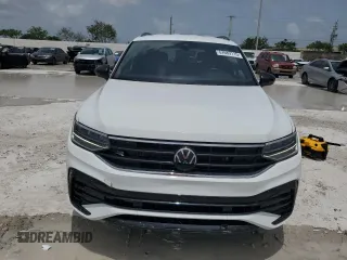 2022 Volkswagen Tiguan SE R-Line Black with VIN 3VVCB7AX7NM022952, listed as a Copart auction lot 62689115 with 16,119 mi miles and Salvage title. Bid and sale history available at DreamBid. Image 5.