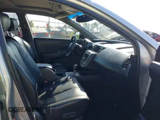 2003 Nissan Murano SE z VIN JN8AZ08T53W105311, wystawiony jako IAAI lot #42471608 z przebiegiem 155 806 mil mil oraz . Historia ofert i sprzedaży dostępna na DreamBid. Obrazek 5.