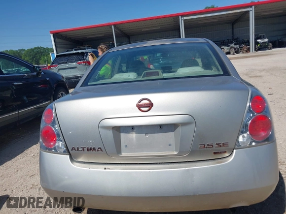2005 Nissan Altima 3.5 SE with VIN 1N4BL11D95N905862, listed as a IAAI auction lot 41968915 with 191,646 mi miles. Bid and sale history available at carsss.com. Image 16.