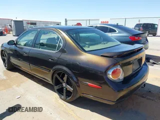 2003 Nissan Maxima SE z VIN JN1DA31D33T512777, wystawiony jako IAAI lot #42005942 z przebiegiem 205 745 mil mil oraz . Historia ofert i sprzedaży dostępna na DreamBid. Obrazek 3.