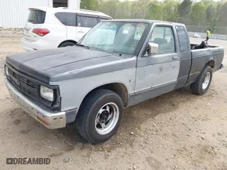 1993 Chevrolet S-10 LS with VIN 1GCCS19Z1P0180985, listed as a IAAI auction lot 41973859 with 169,909 mi miles. Bid and sale history available at carsss.com. Image 2.
