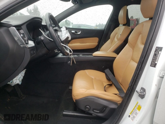 2018 Volvo XC60 Momentum with VIN LYV102RK9JB082772, listed as a Copart auction lot 47875795 with 71,847 mi miles and Salvage Title. Bid and sale history available at DreamBid. Image 7.