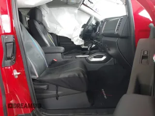 2023 Nissan Frontier S z VIN 1N6ED1CL7PN659189, wystawiony jako IAAI lot #41292910 z przebiegiem 2 701 mil mil oraz . Historia ofert i sprzedaży dostępna na DreamBid. Obrazek 5.