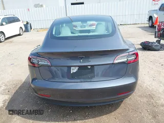 2023 Tesla Model 3 z VIN 5YJ3E1EAXPF414646, wystawiony jako IAAI lot #39514743 z przebiegiem 10 529 mil mil oraz . Historia ofert i sprzedaży dostępna na DreamBid. Obrazek 16.