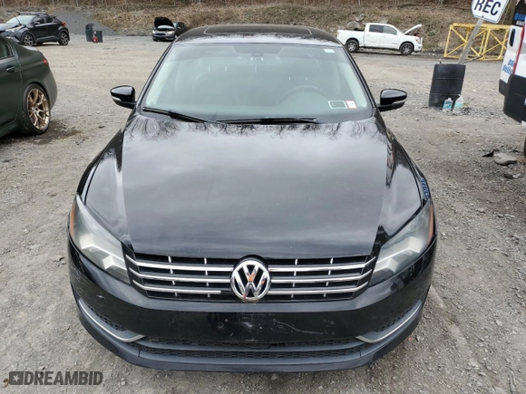 2013 Volkswagen Passat SEL Premium with VIN 1VWCP7A31DC076998, listed as a Copart auction lot 53275145 with 175,375 mi miles and Clean Title. Bid and sale history available at carsss.com. Image 5.
