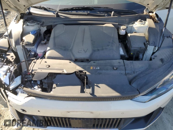 2022 Kia EV6 Wind with VIN KNDC3DLC4N5032784, listed as a Copart auction lot 46916385 with 70,102 mi miles and Salvage Title. Bid and sale history available at carsss.com. Image 12.