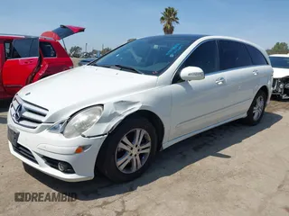 2008 Mercedes-Benz R-Class 3.5L with VIN 4JGCB56E28A084301, listed as a IAAI auction lot 41915069 with 86,667 mi miles. Bid and sale history available at carsss.com. Image 2.