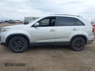 2015 Kia Sorento LX with VIN 5XYKTCA60FG639308, listed as a IAAI auction lot 42037202 with 150,444 mi miles. Bid and sale history available at carsss.com. Image 14.